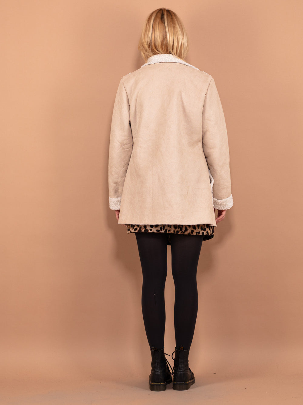 Vintage 90's Women Faux Sheepskin Coat in Beige - NorthernGrip