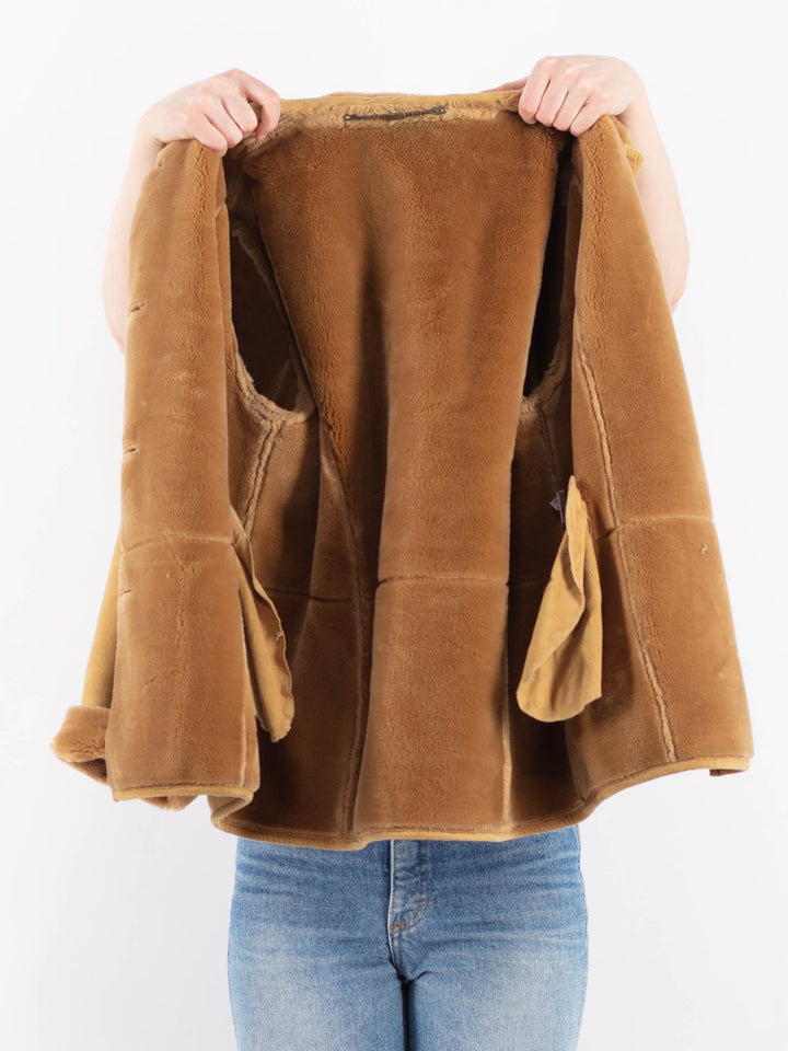 Vintage 90's Women Faux Sheepskin Coat in BeigeV9508