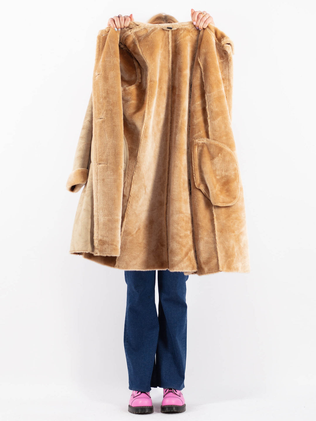 Vintage 90's Women Faux Sheepskin Coat in BeigeV9587