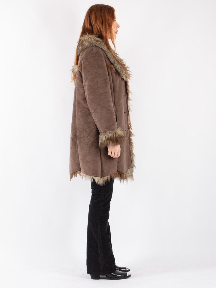 Vintage 90's Women Faux Sheepskin in Brown