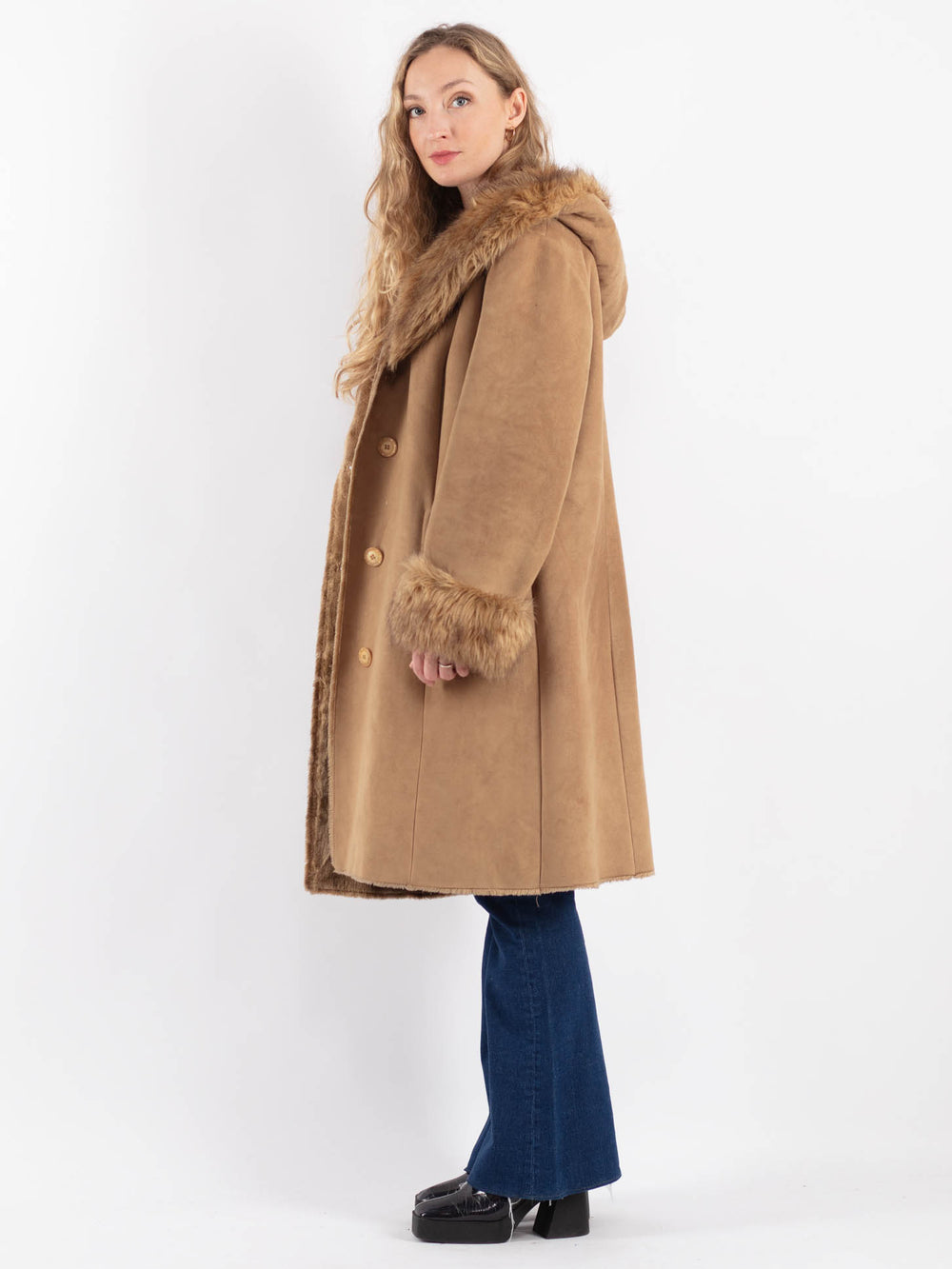 Vintage 90's Women Faux Sheepskin in Beige