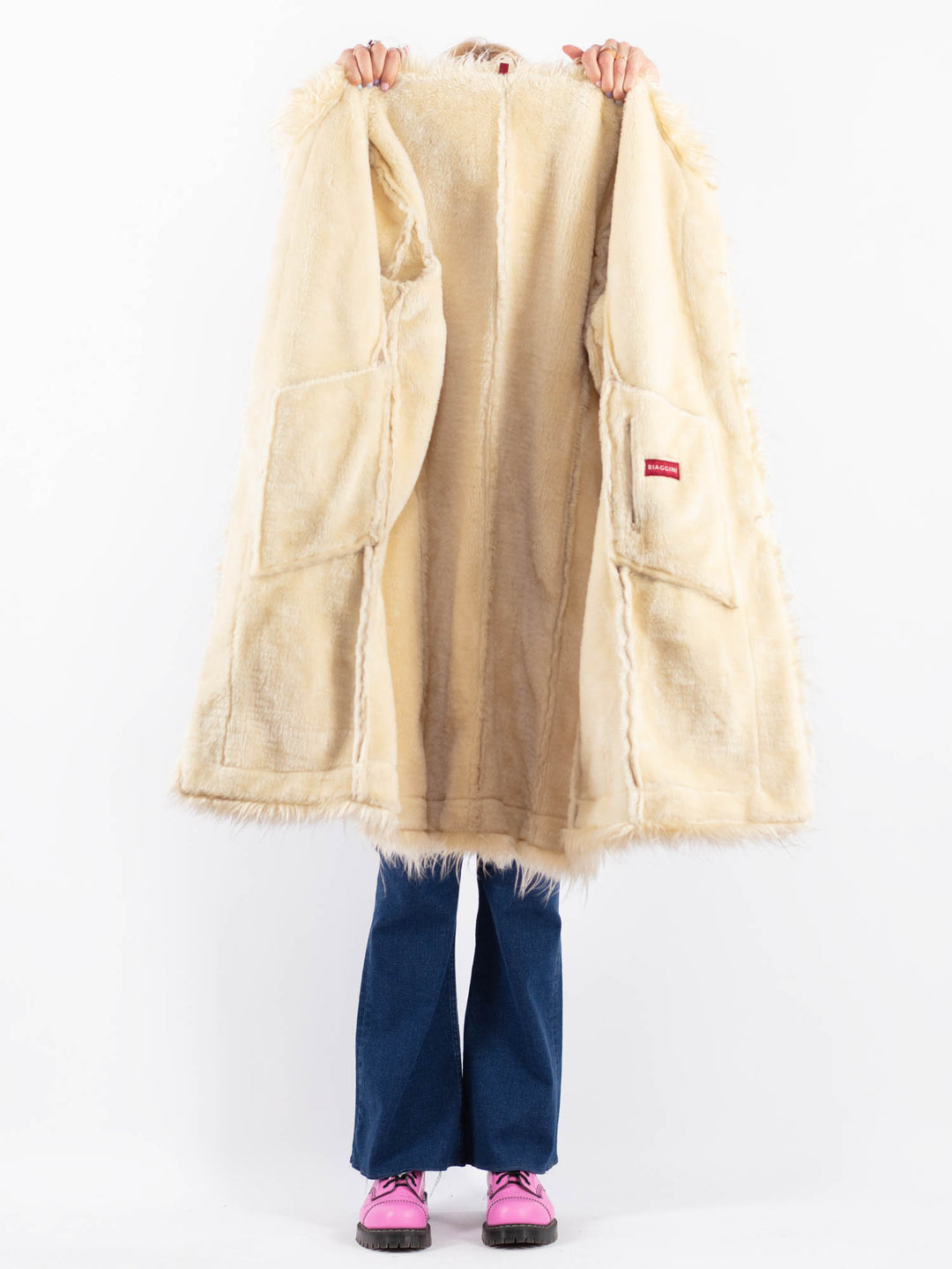 Vintage 90's Women Faux Sheepskin Coat in BeigeV9620