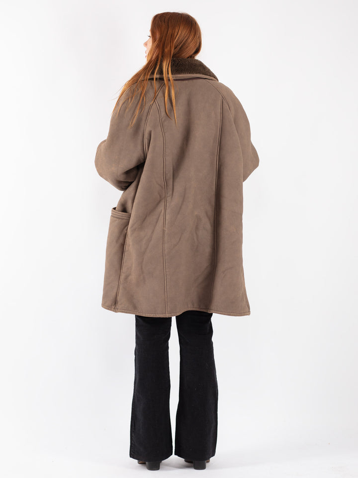 Vintage 90's Women Faux Sheepskin Coat in Beige