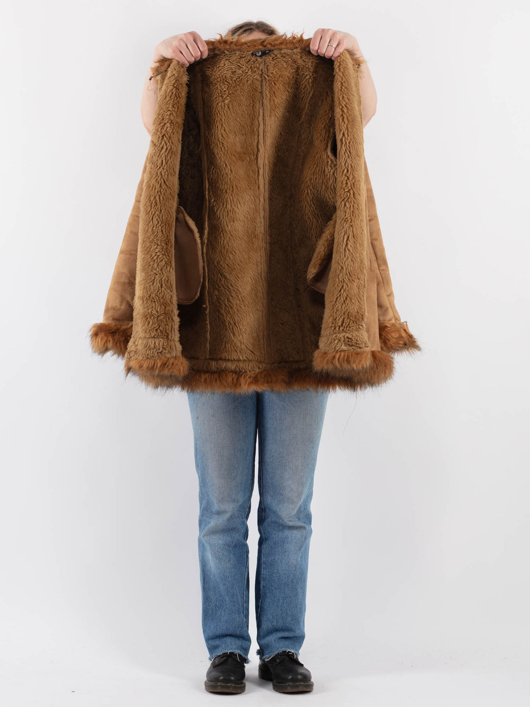 Vintage 90's Women Faux Sheepskin Coat in BeigeV9307