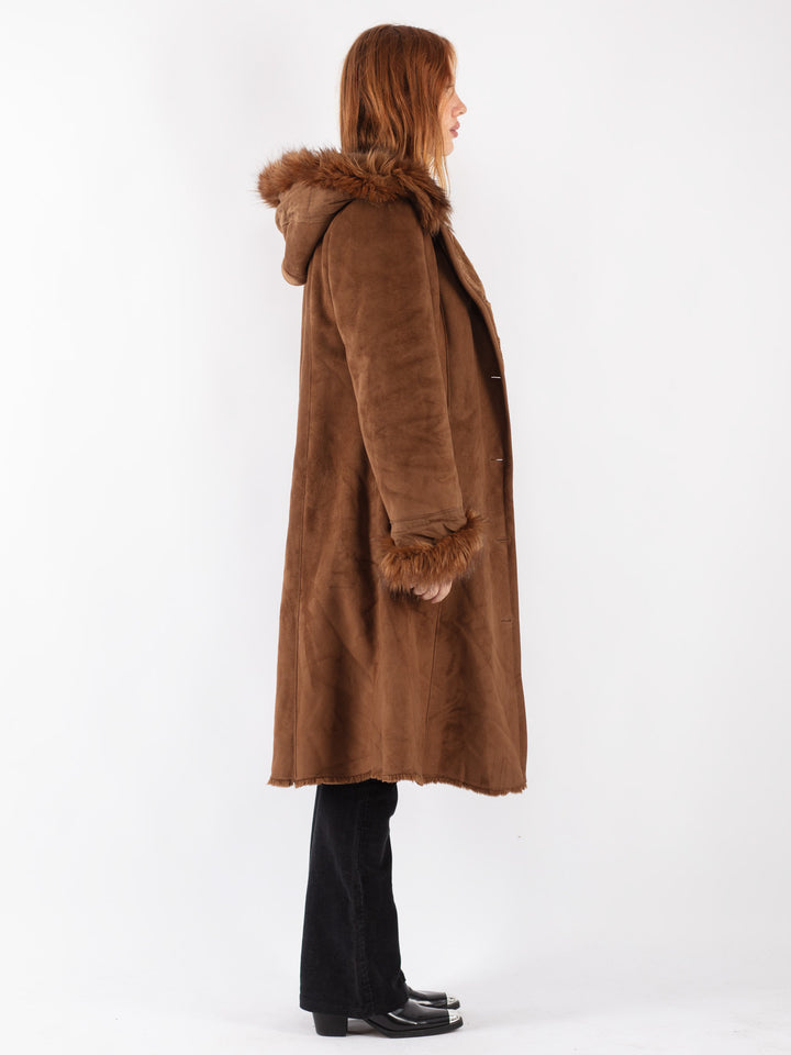 Vintage Women Faux Sheepskin Coat in Brown
