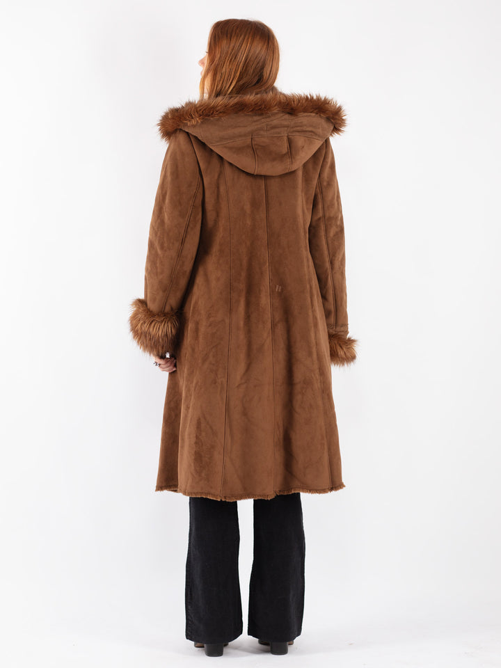 Vintage Women Faux Sheepskin Coat in Brown