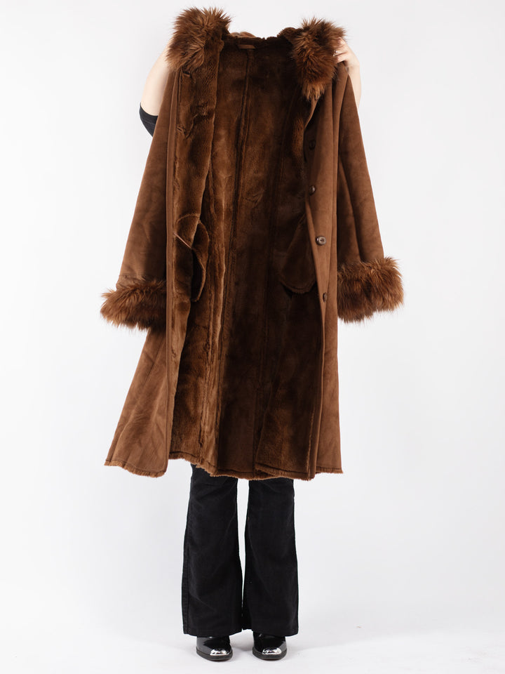 Vintage Women Faux Sheepskin Coat in Brown