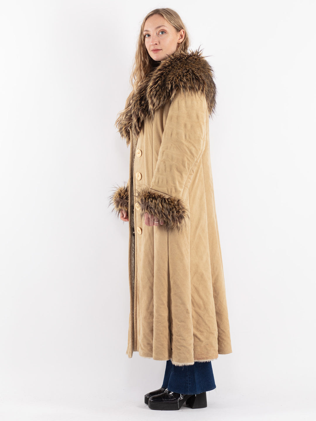 Vintage 90's Women Faux Sheepskin Coat in Beige