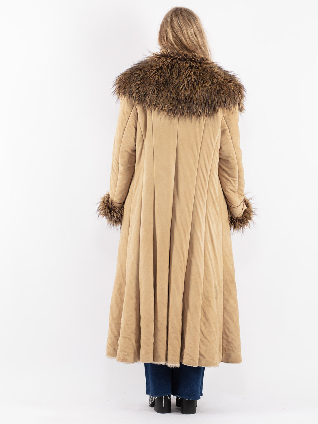 Vintage 90's Women Faux Sheepskin Coat in Beige