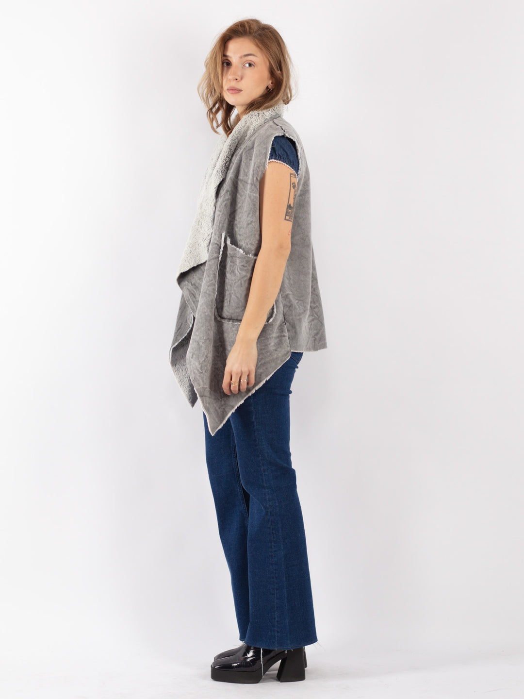Vintage 90's Women Faux Sheepskin Vest in Gray