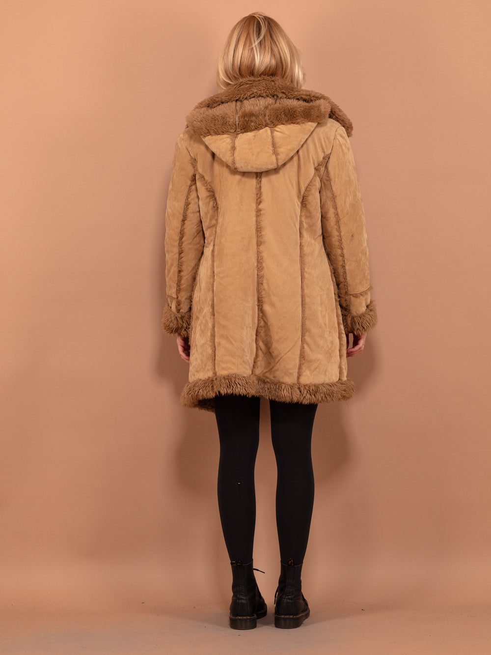 Vintage 90's Women Hooded Faux Sheepskin Coat in Beige - NorthernGrip