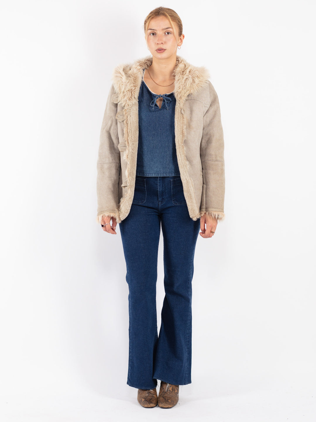 Vintage 90's Women Sheepskin Jacket in Beige