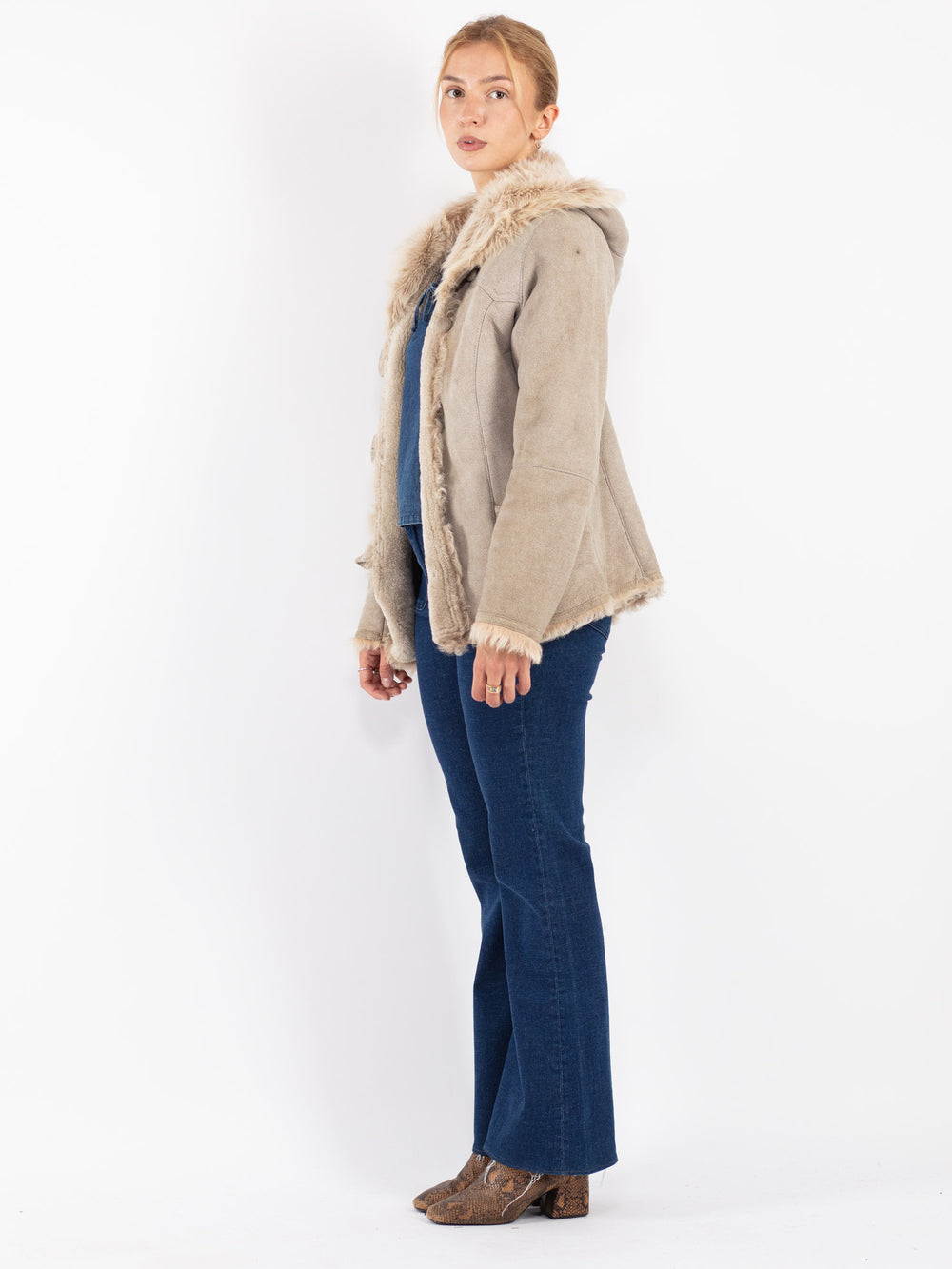 Vintage 90's Women Sheepskin Jacket in Beige