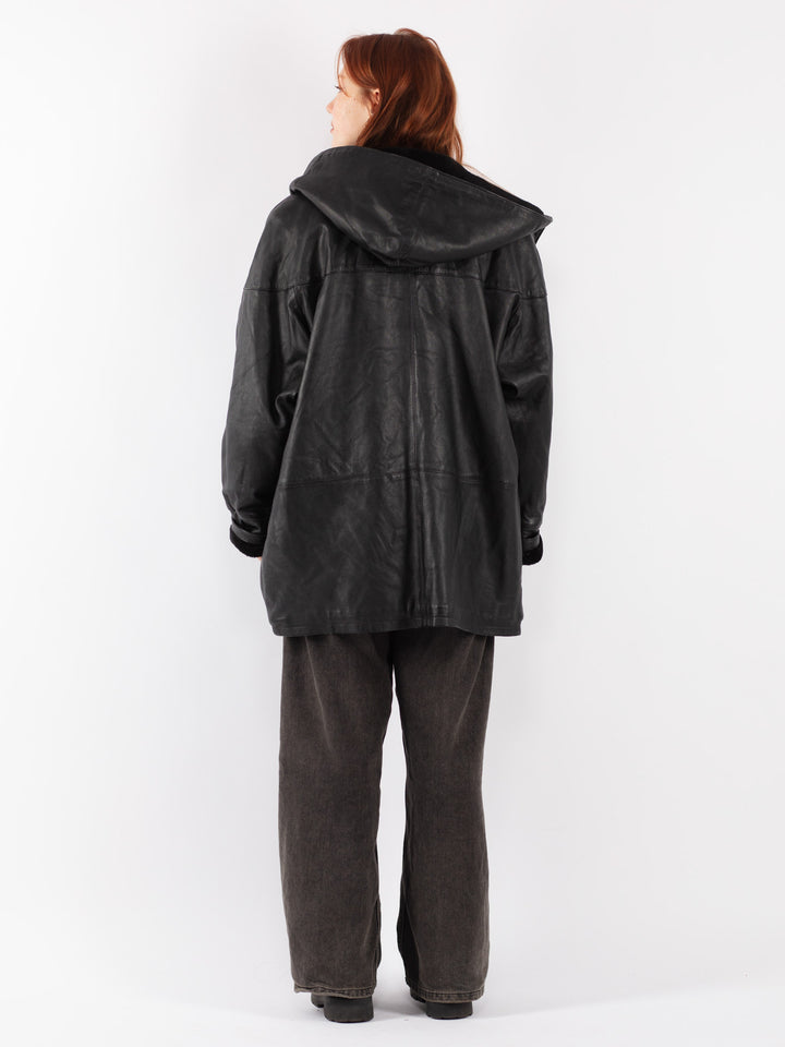 Vintage 90's Women Leather Coat in Black