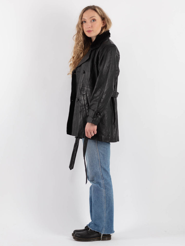 Vintage 90's Women Leather Coat in Black