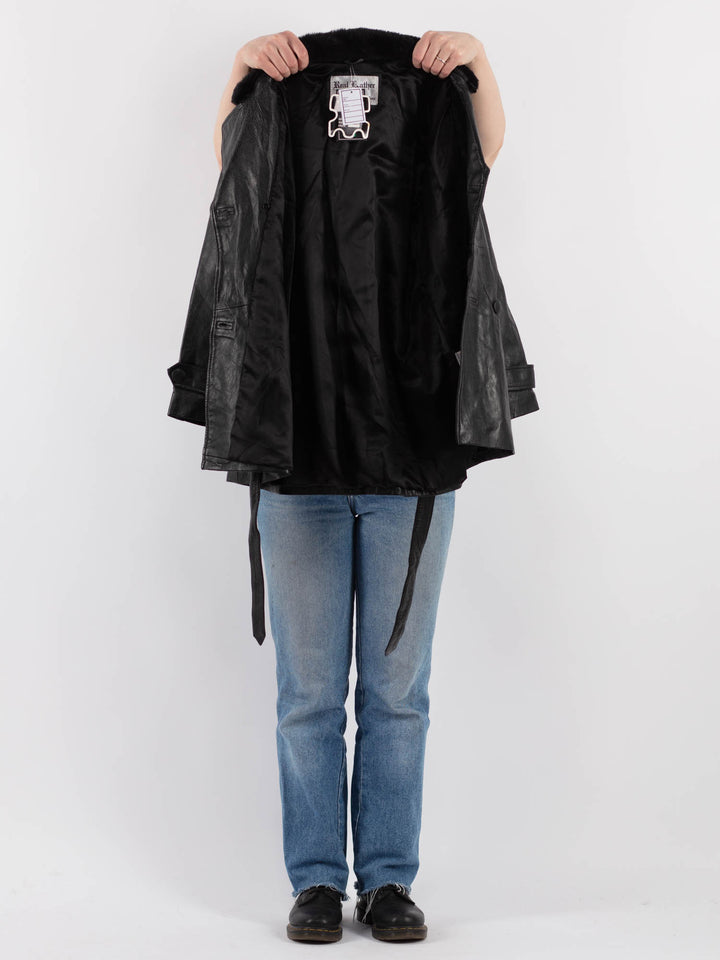 Vintage 90's Women Leather Coat in Black