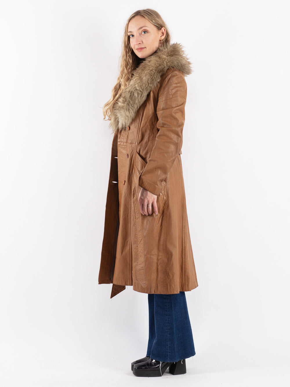 Vintage 90's Women Leather Coat in Brown