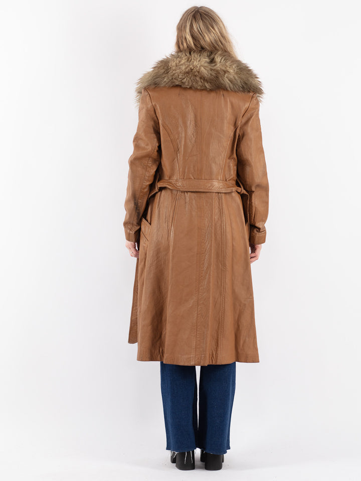 Vintage 90's Women Leather Coat in Brown