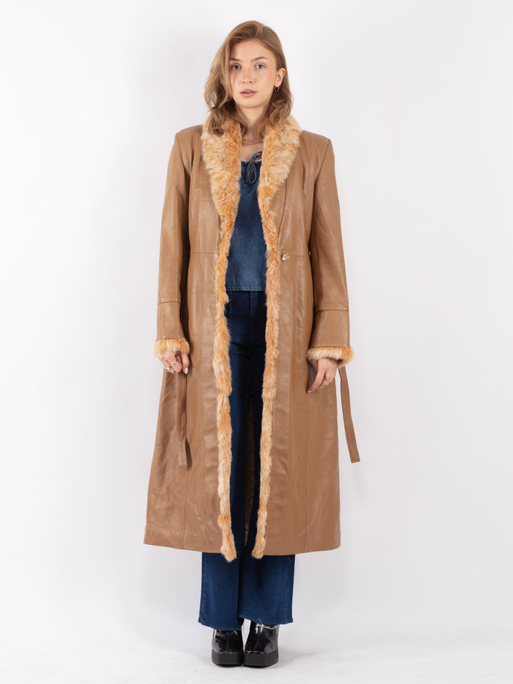 Vintage 90's Women Leather Coat in Beige