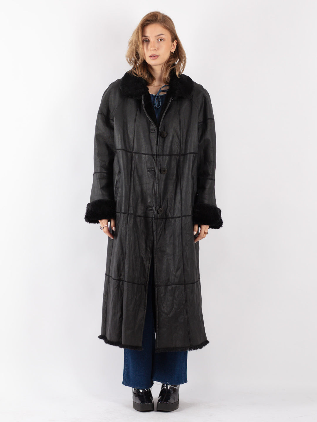 Vintage 90's Women Leather Coat in Black