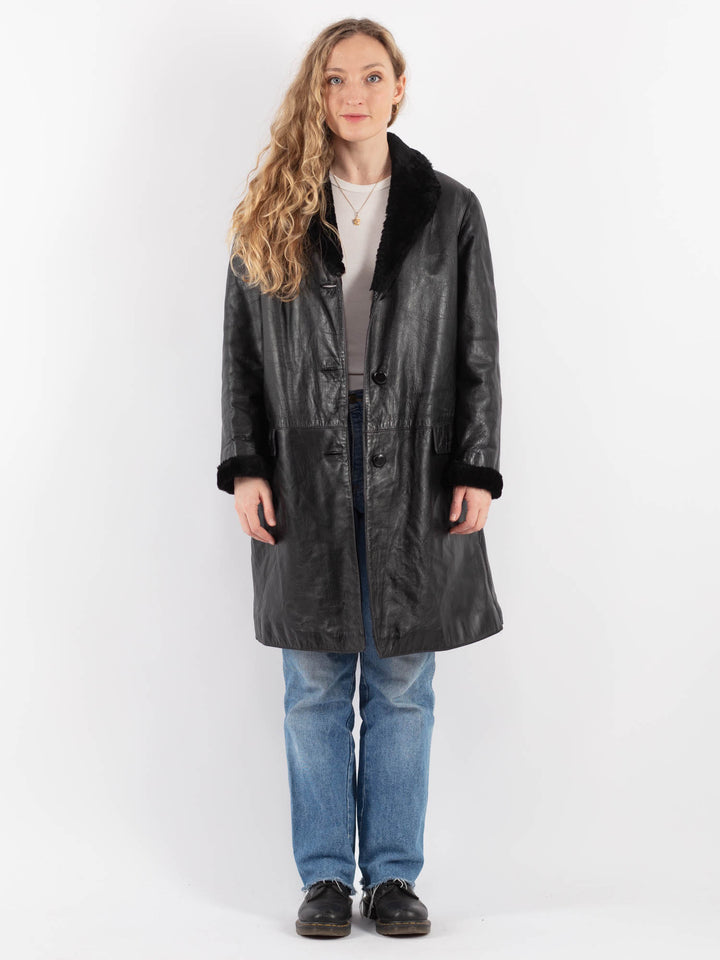 Vintage 90's Women Leather Coat in Black