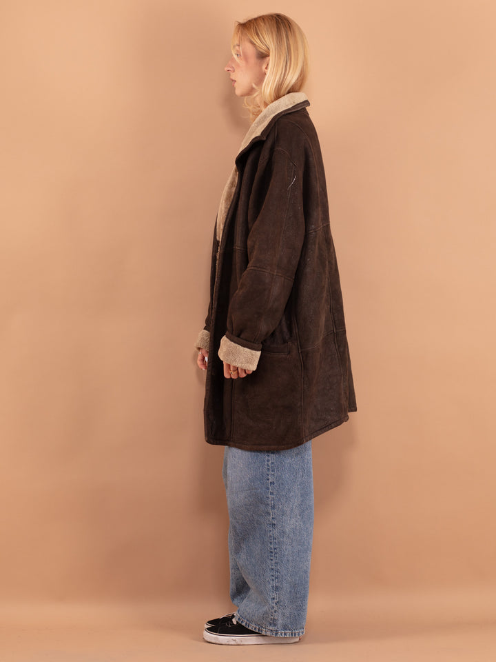 Vintage 90's Women Oversized Sheepskin Coat in Brown