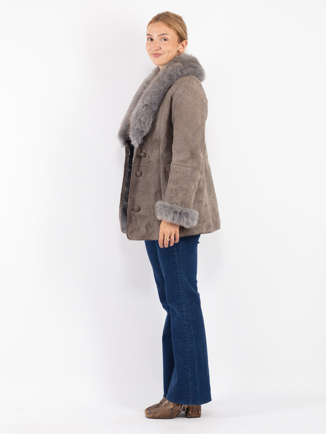 Vintage 90's Women Sheepskin Coat in Gray