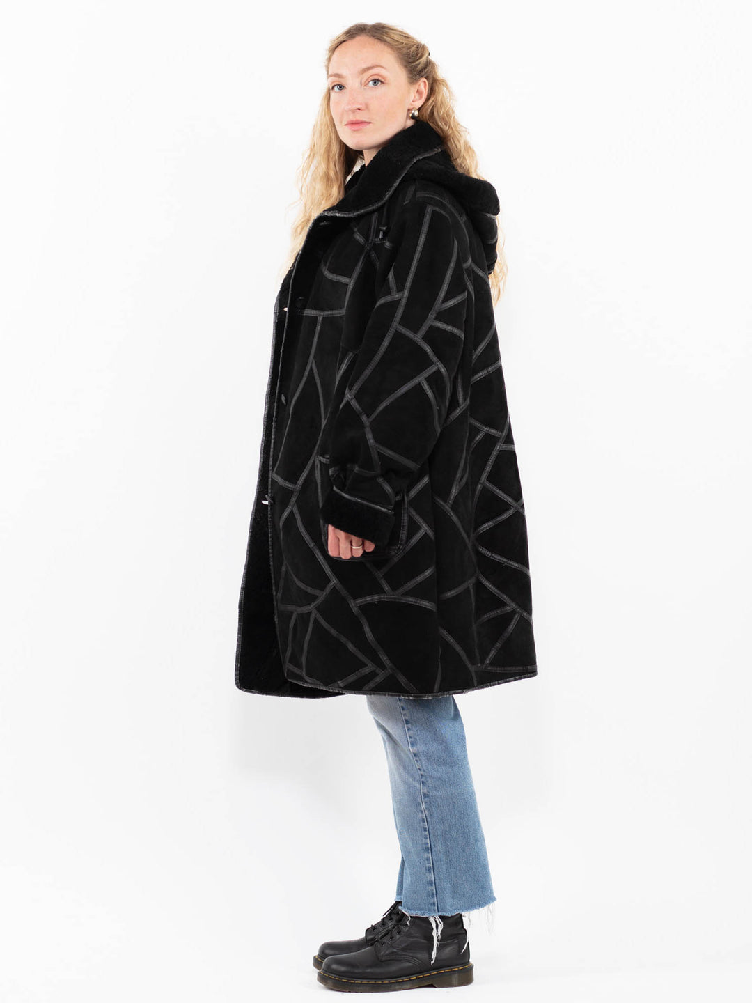 Vintage 90's Women Sheepskin Coat in BlackA0240