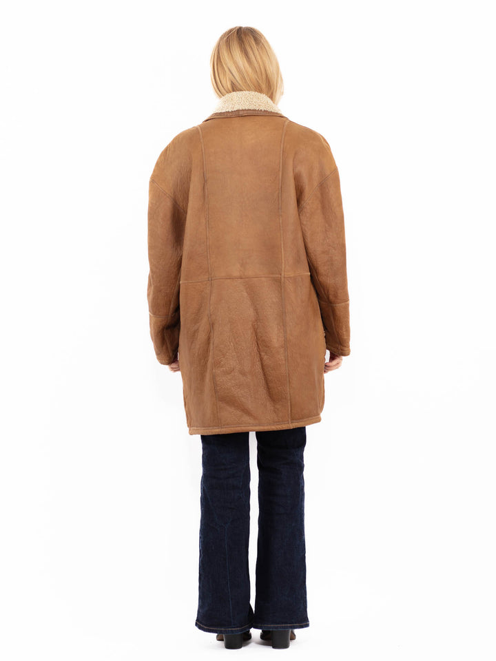 Vintage 90's Women Oversized Sheepskin Coat in Brown