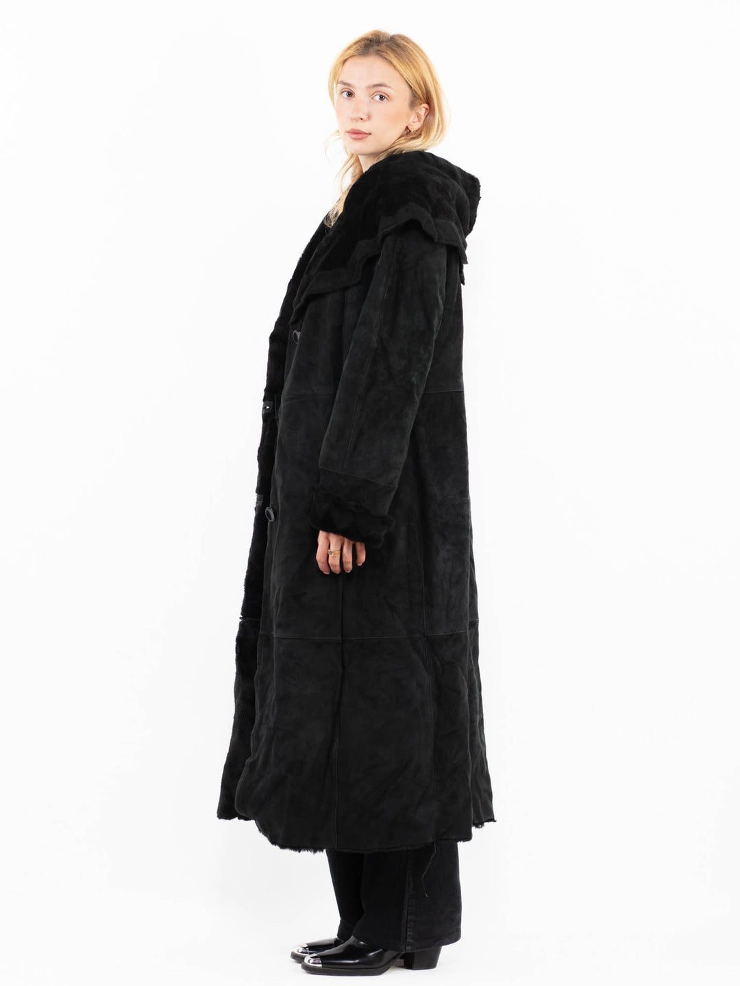 Vintage 90's Women Sheepskin Coat in BlackA0145