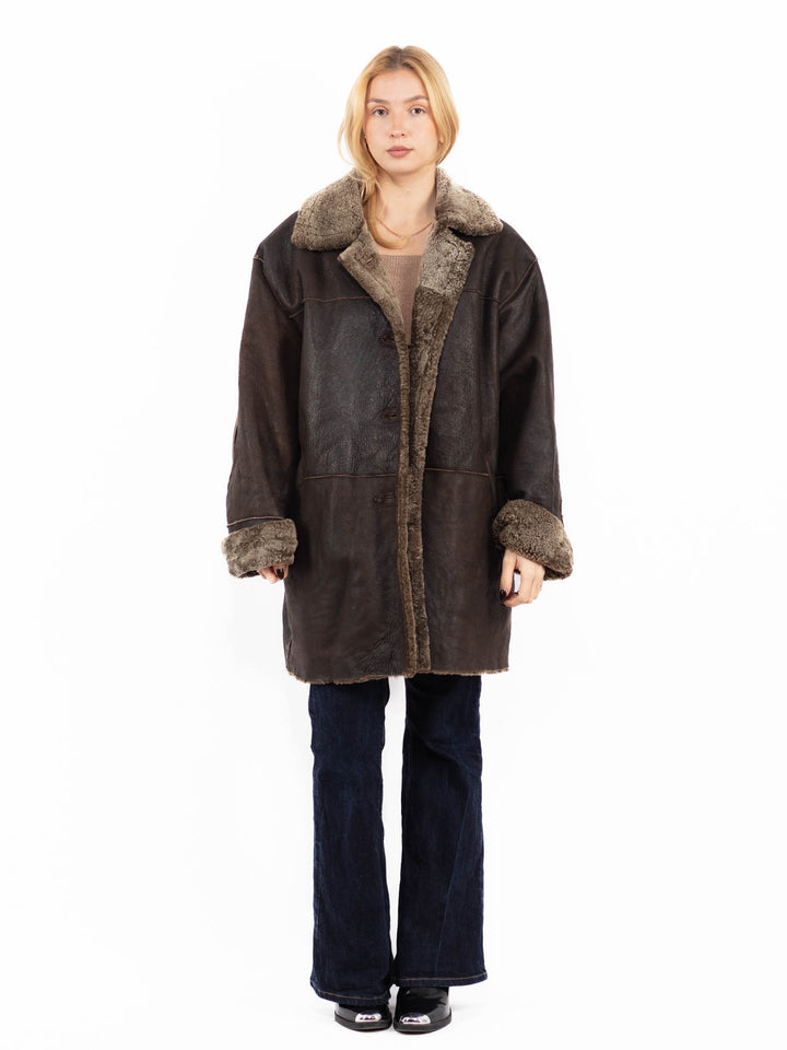 Vintage 90's Women Oversized Sheepskin Coat in Brown