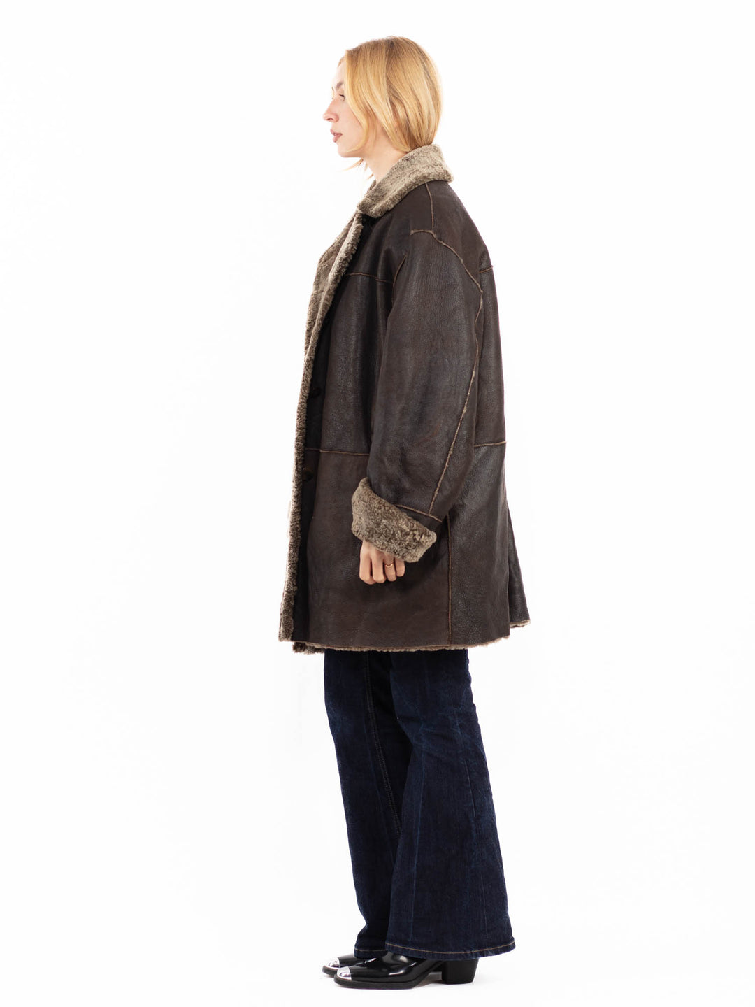 Vintage 90's Women Oversized Sheepskin Coat in Brown