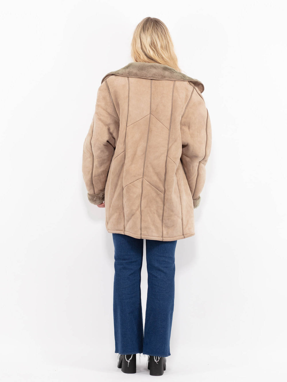 Vintage 90's Women Sheepskin Coat in BeigeA0990