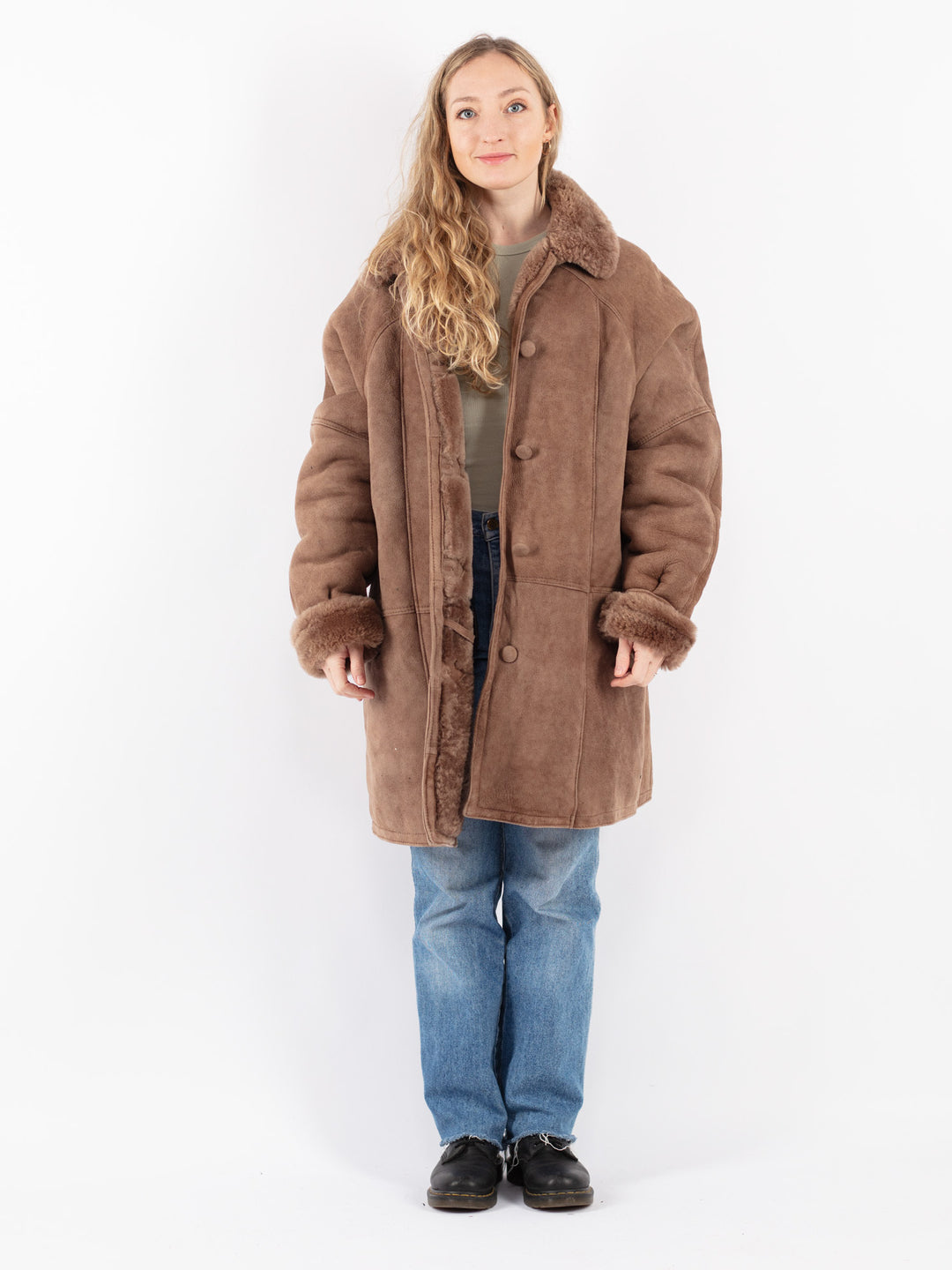 Vintage 90's Women Sheepskin Coat in Beige
