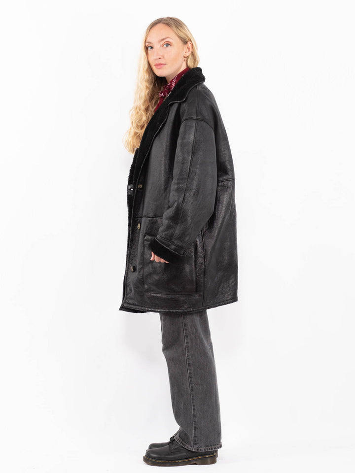 Vintage 90's Women Sheepskin Coat in BlackA0609