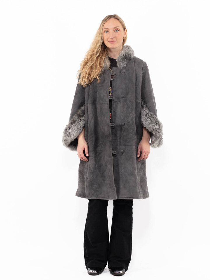 Vintage 90's Women Sheepskin Coat in GrayA0892
