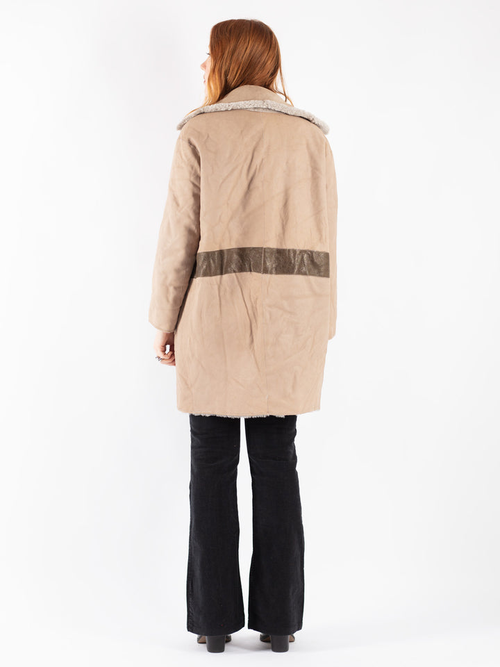 Vintage 90's Women Sheepskin Coat in Beige