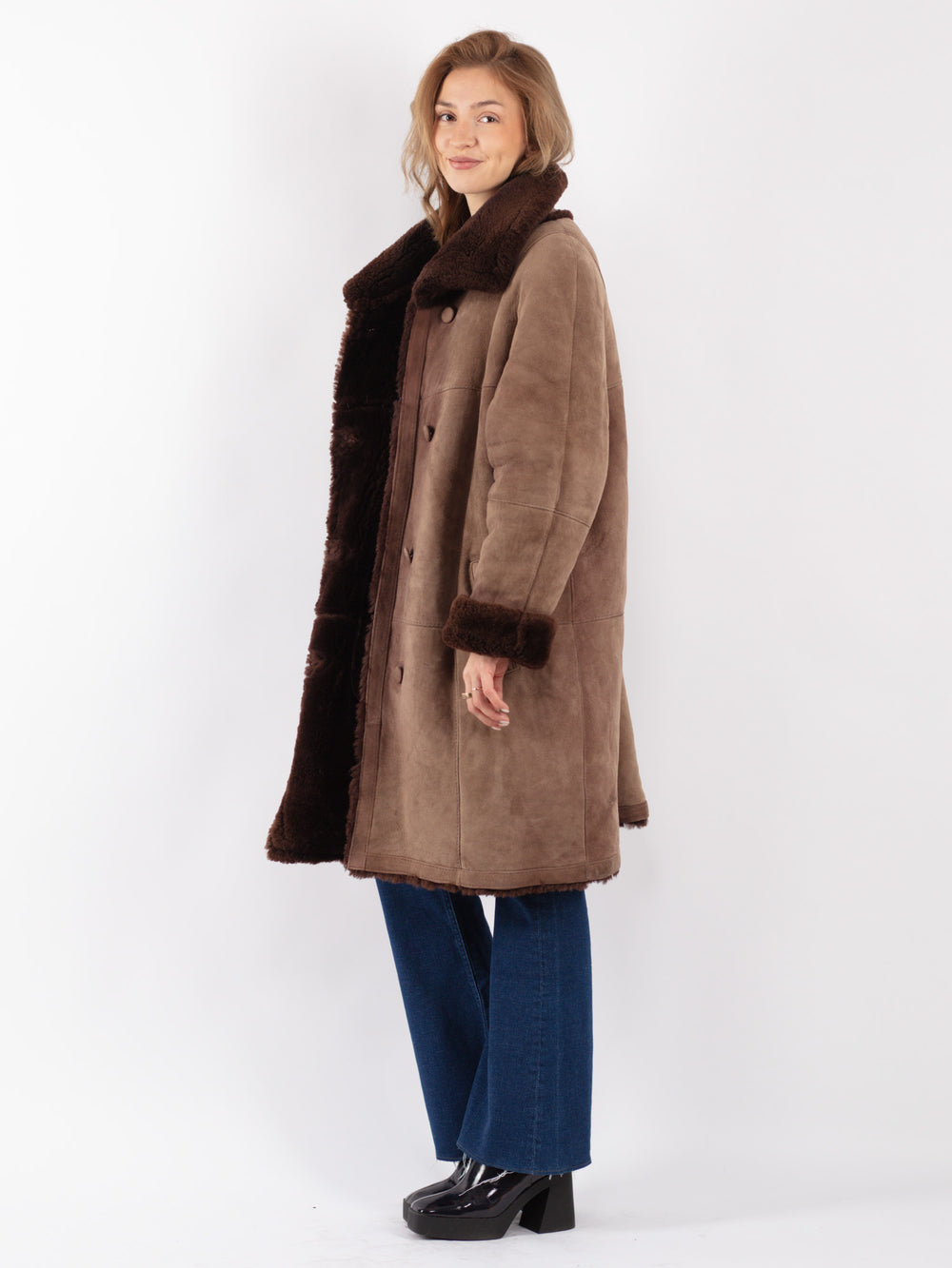 Vintage 90's Women Sheepskin Coat in Brown