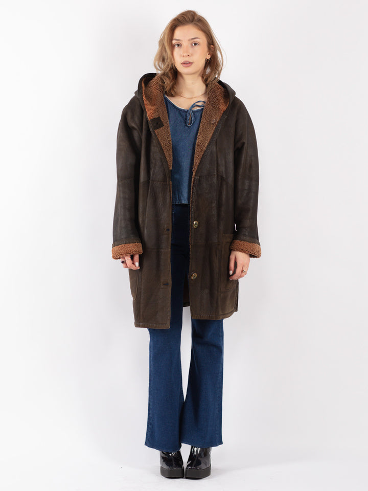 Vintage 90's Women Sheepskin Coat in Brown
