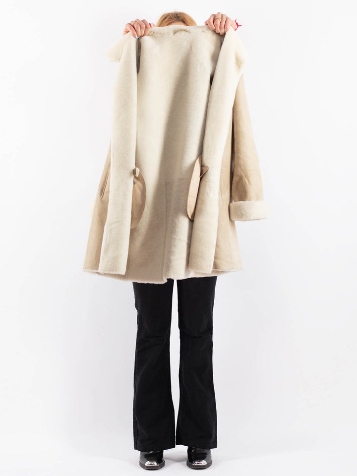 Vintage 90's Women Sheepskin Coat in BeigeV9658