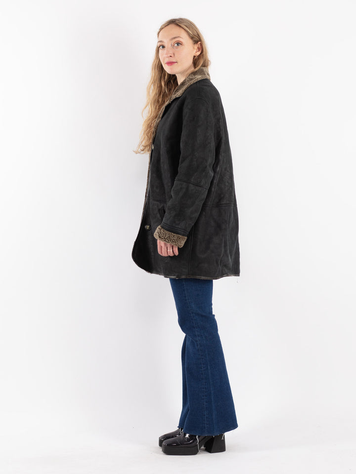 Vintage 90's Women Sheepskin Coat in Black