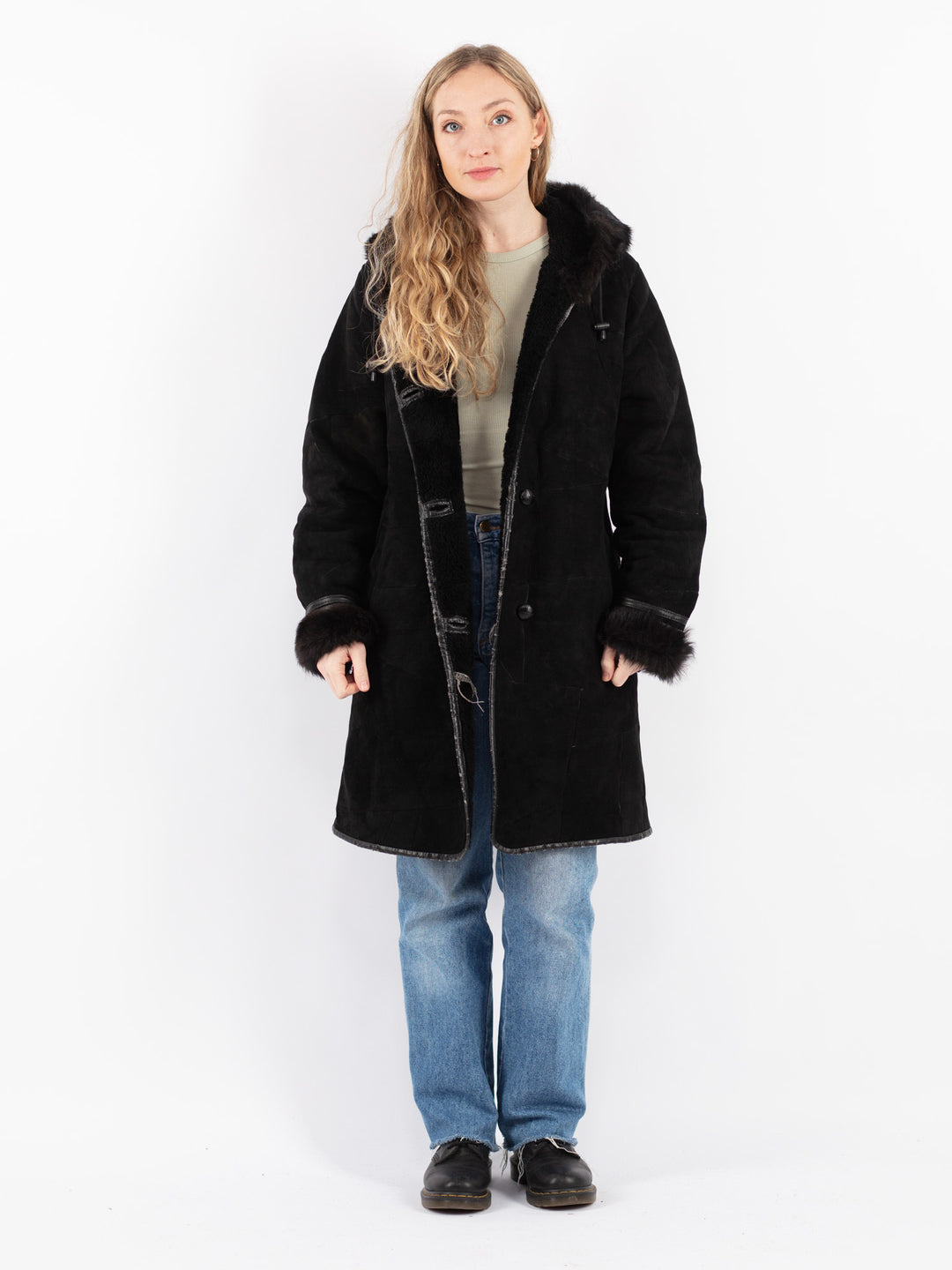 Vintage 90's Women Sheepskin Coat in Black