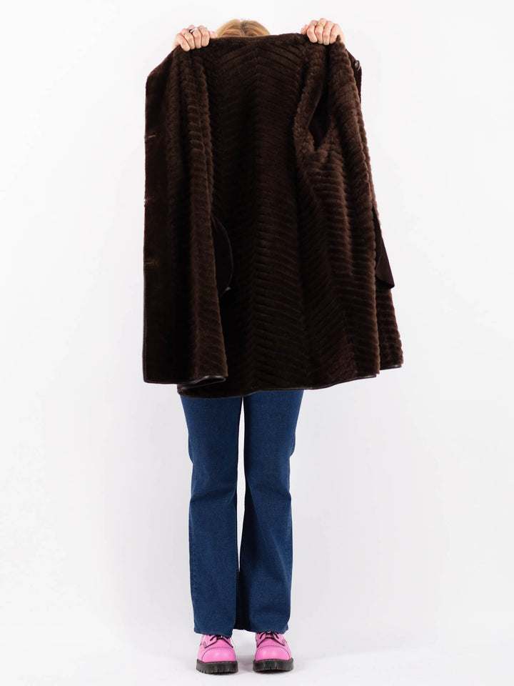 Vintage 90's Women Sheepskin Coat in BrownV9556