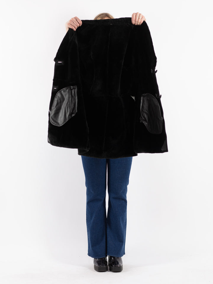 Vintage 90's Women Sheepskin Coat in Black