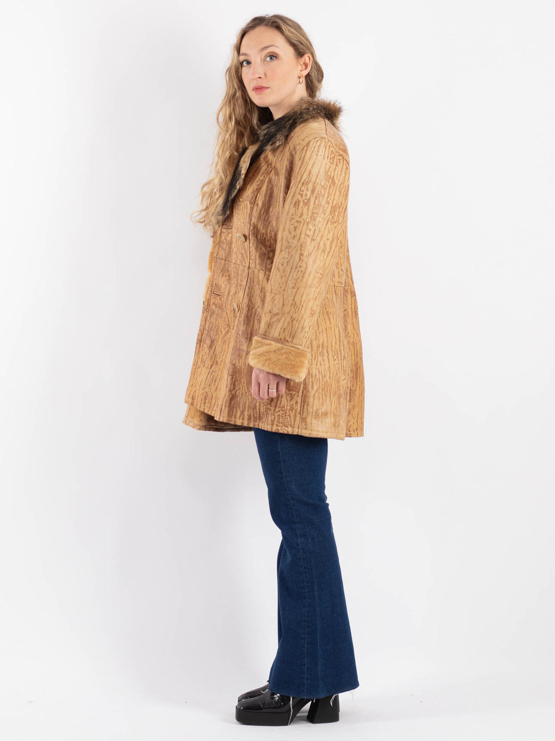Vintage 90's Women Sheepskin Coat in BeigeV9152