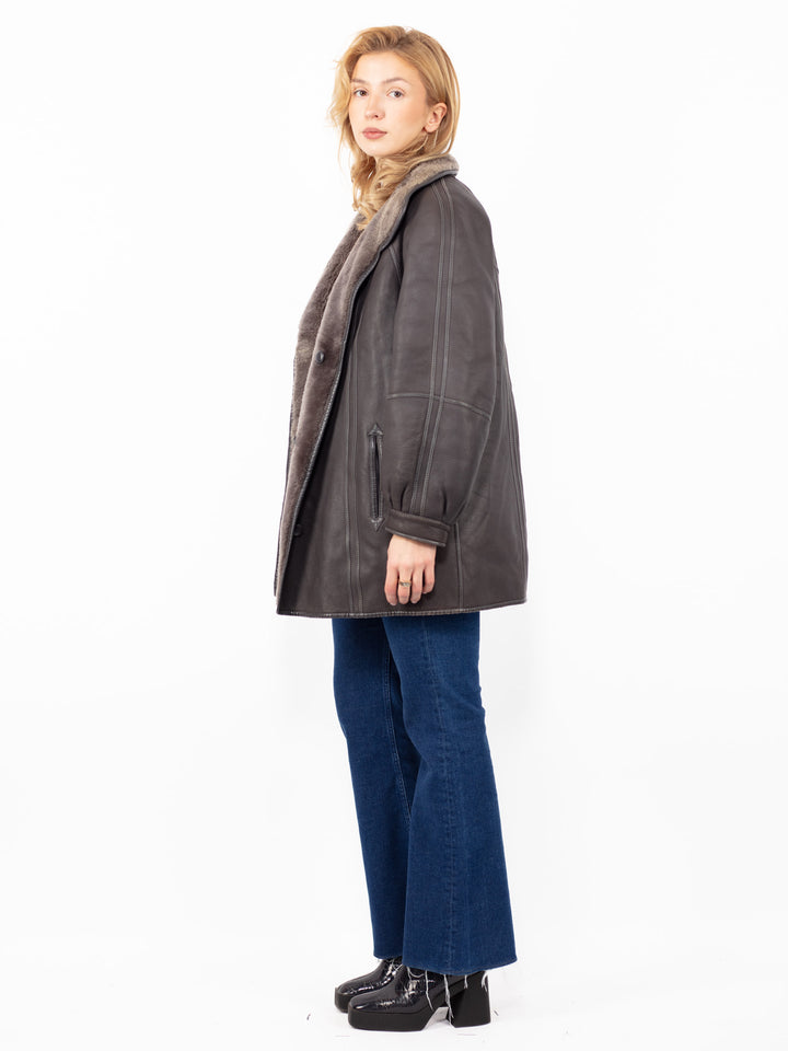 Vintage 90's Women Reversible Sheepskin Coat in Brown