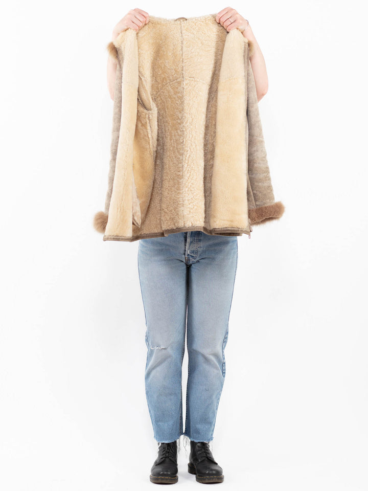 Vintage 90's Women Sheepskin Coat in BeigeA0287
