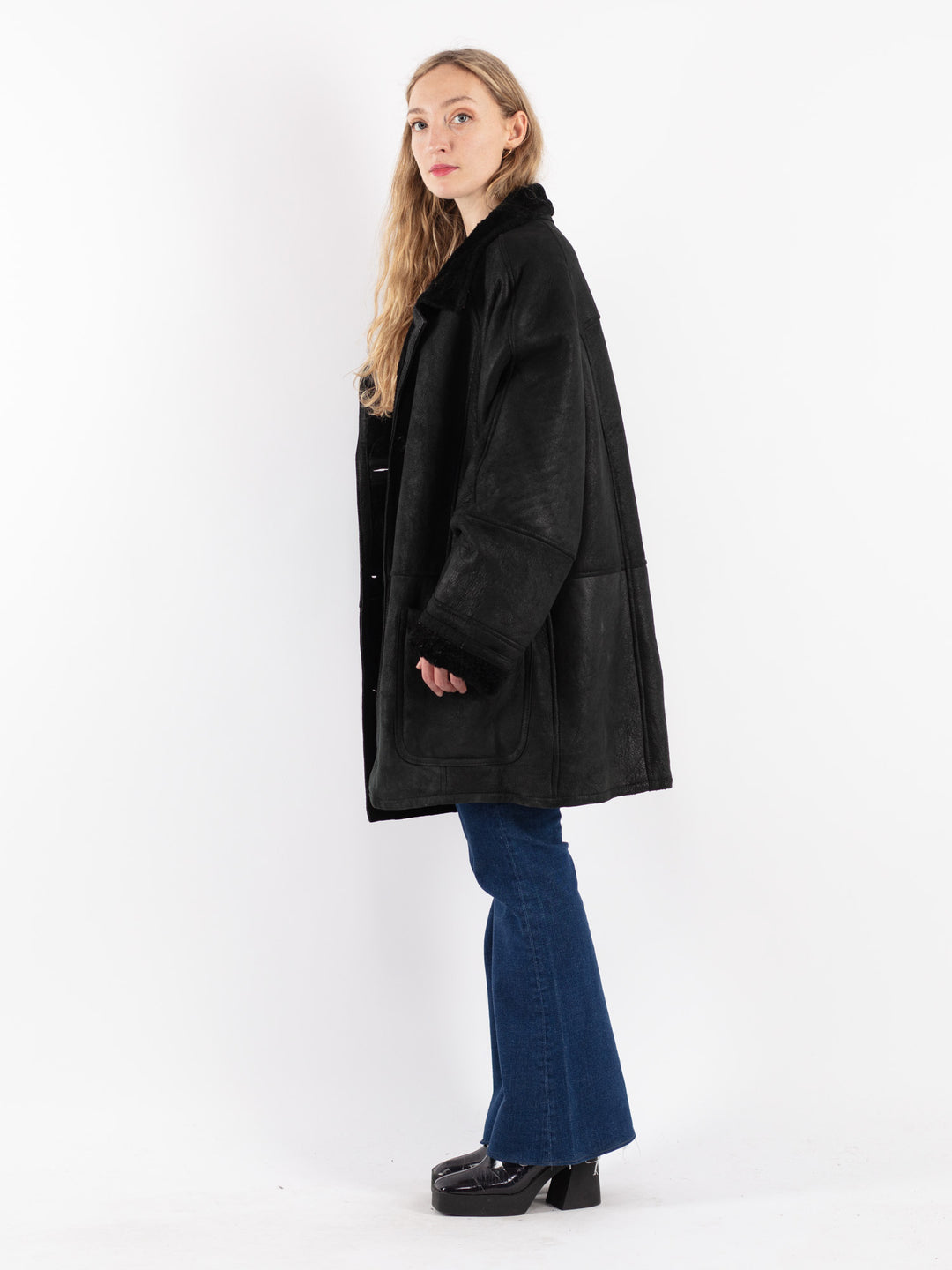 Vintage 90's Women Sheepskin Coat in Black