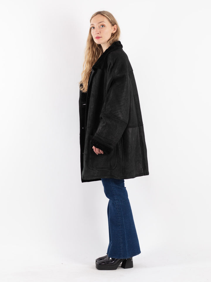 Vintage 90's Women Sheepskin Coat in Black