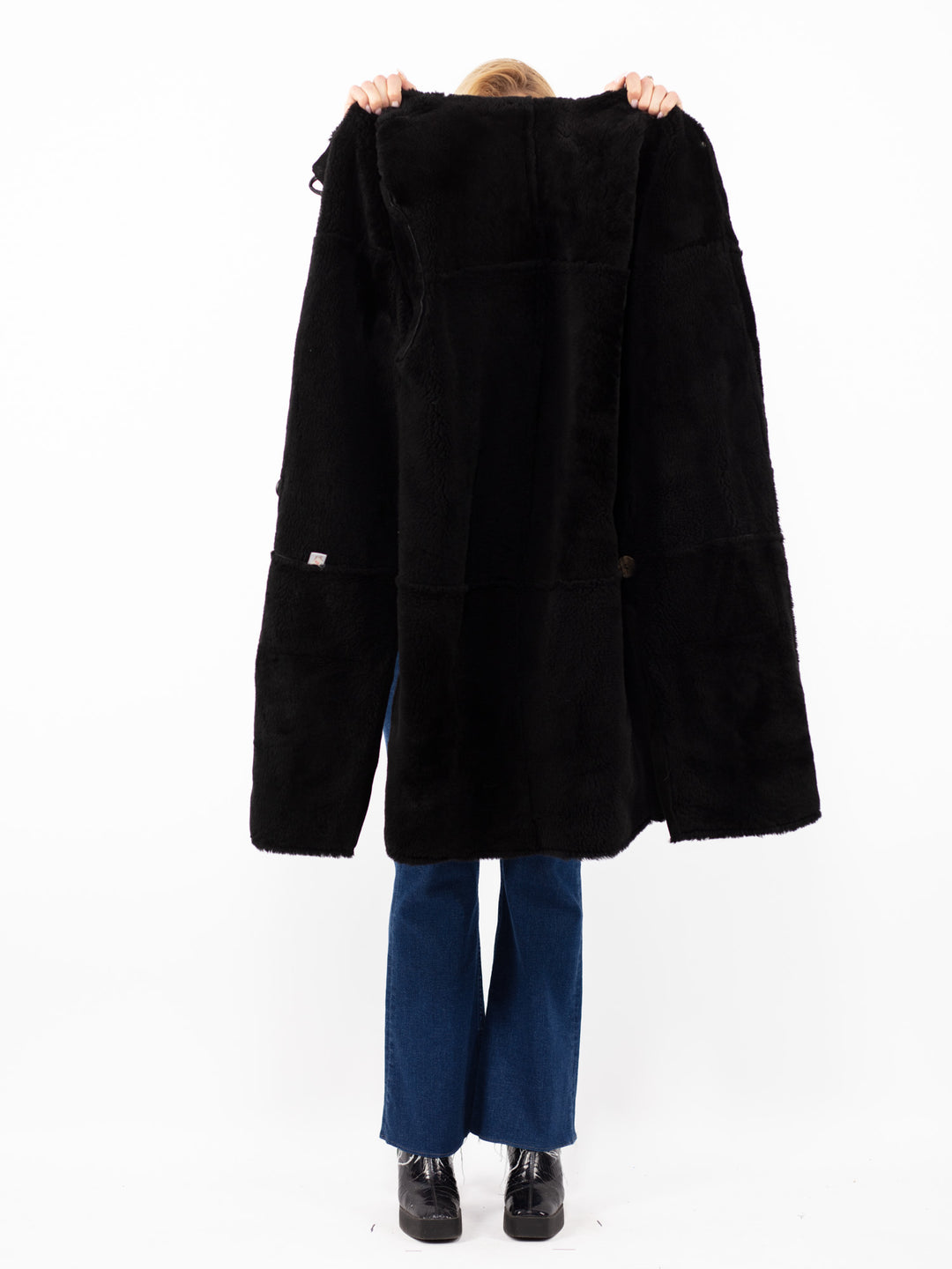 Vintage 90's Women Hooded Sheepskin Coat in Black